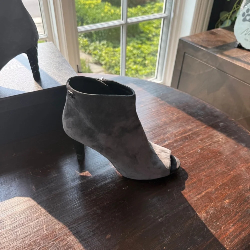 Chanel boot - Picture 2 of 5